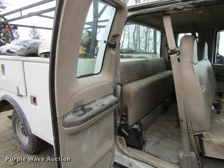 image for item DF3757 2000 Ford F350 Super Duty SuperCab utility bed pickup truck