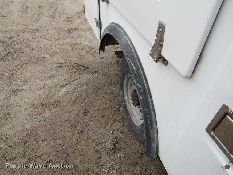 image for item DF3757 2000 Ford F350 Super Duty SuperCab utility bed pickup truck