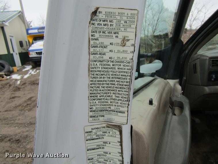 image for item DF3757 2000 Ford F350 Super Duty SuperCab utility bed pickup truck