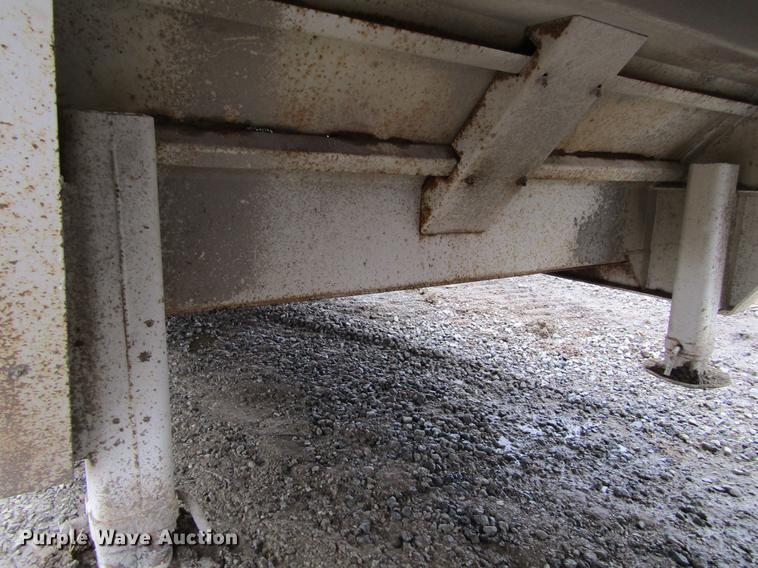 image for item DF3758 1986 Trail King 1840-2050 drop deck trailer