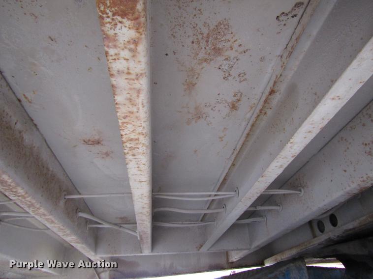 image for item DF3758 1986 Trail King 1840-2050 drop deck trailer