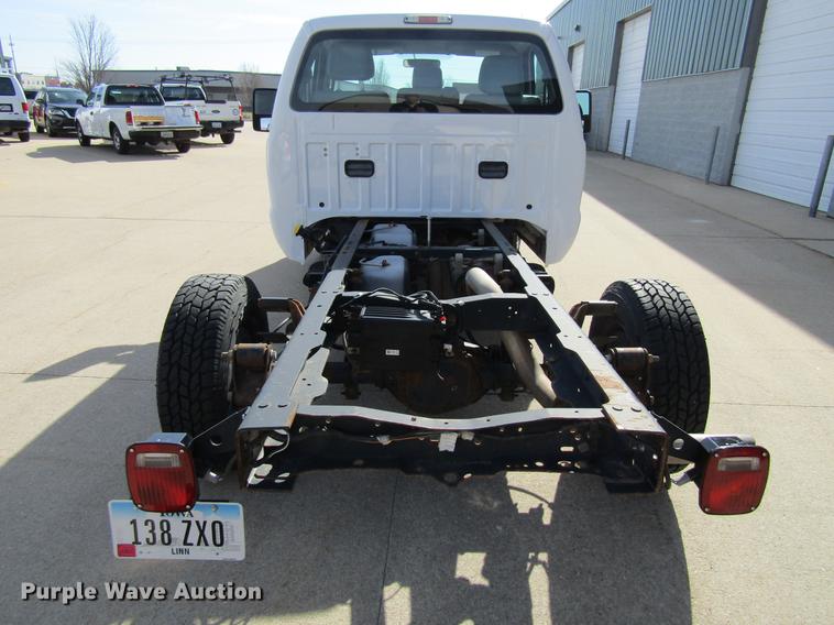 image for item DF3769 2012 Ford F350 pickup truck cab and chassis