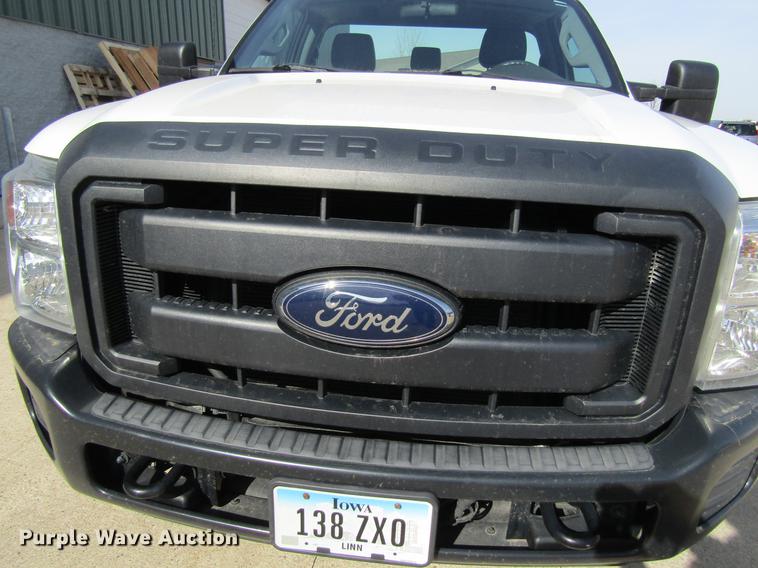 image for item DF3769 2012 Ford F350 pickup truck cab and chassis