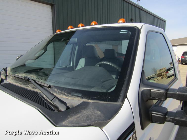 image for item DF3769 2012 Ford F350 pickup truck cab and chassis
