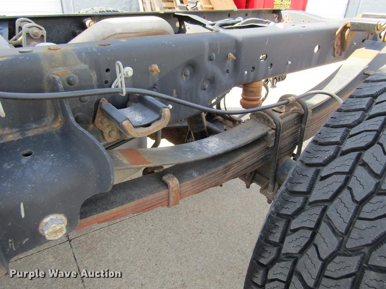 image for item DF3769 2012 Ford F350 pickup truck cab and chassis