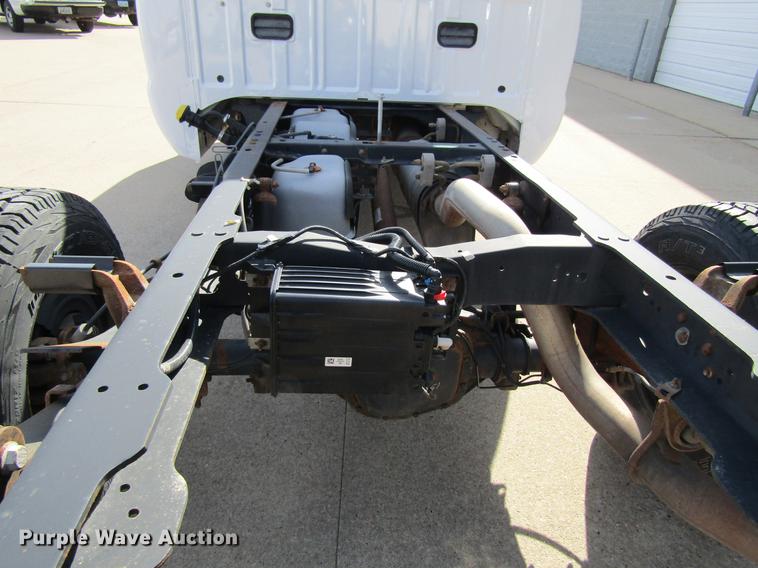 image for item DF3769 2012 Ford F350 pickup truck cab and chassis