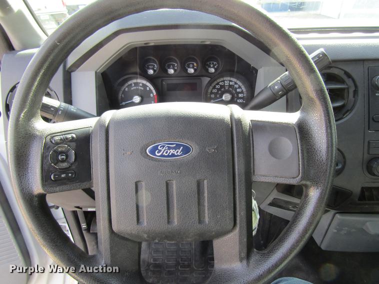 image for item DF3769 2012 Ford F350 pickup truck cab and chassis