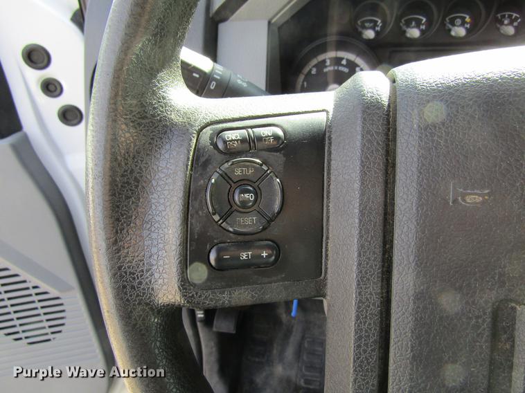 image for item DF3769 2012 Ford F350 pickup truck cab and chassis