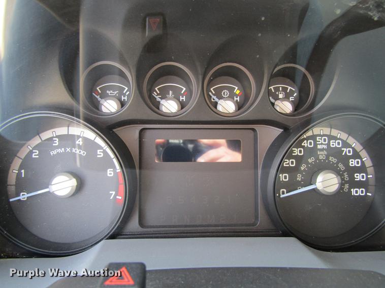 image for item DF3769 2012 Ford F350 pickup truck cab and chassis