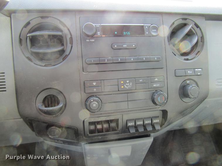 image for item DF3769 2012 Ford F350 pickup truck cab and chassis