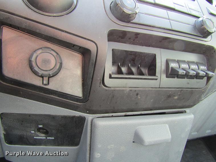 image for item DF3769 2012 Ford F350 pickup truck cab and chassis