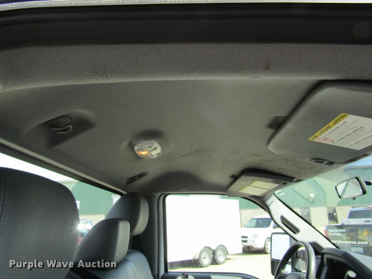 image for item DF3769 2012 Ford F350 pickup truck cab and chassis