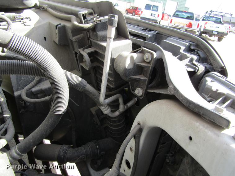 image for item DF3769 2012 Ford F350 pickup truck cab and chassis