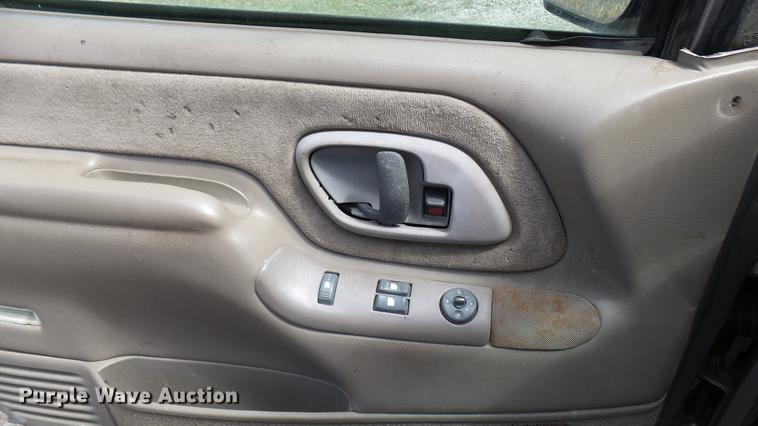 image for item DP9562 1998 Chevrolet K1500 Ext. Cab pickup truck