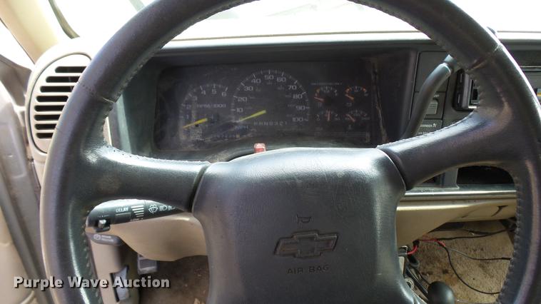 image for item DP9562 1998 Chevrolet K1500 Ext. Cab pickup truck