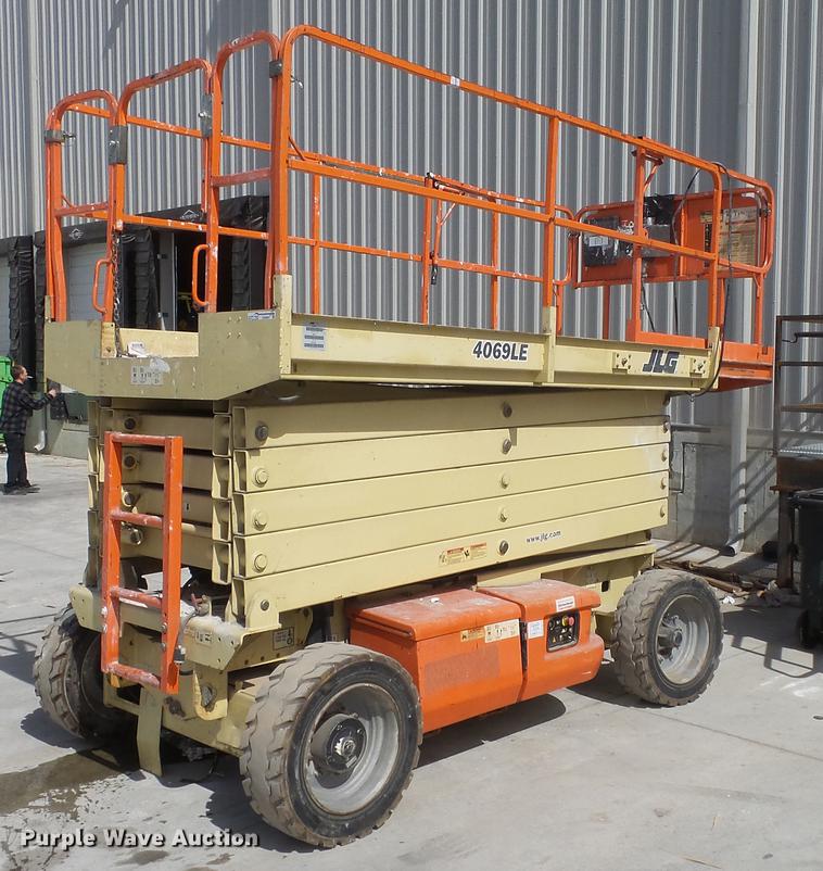 image for item EA9887 JLG 4069LE scissor lift