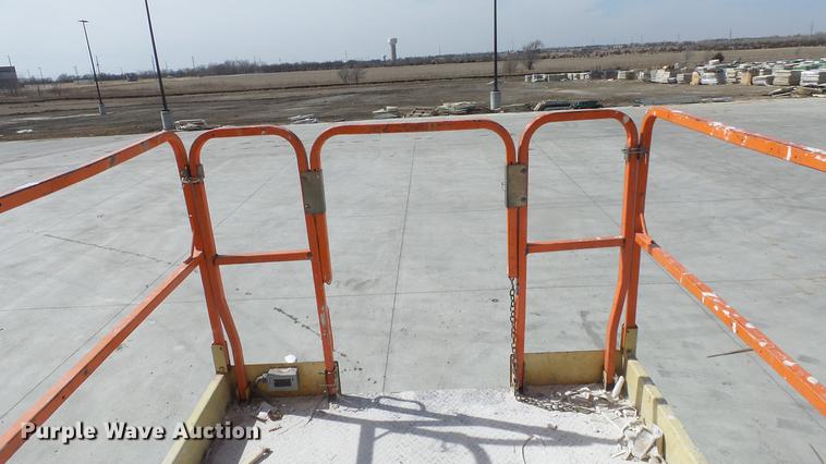 image for item EA9887 JLG 4069LE scissor lift