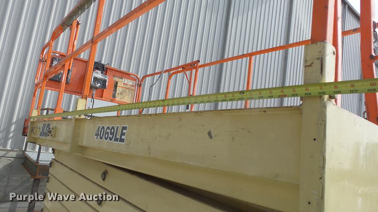 image for item EA9887 JLG 4069LE scissor lift