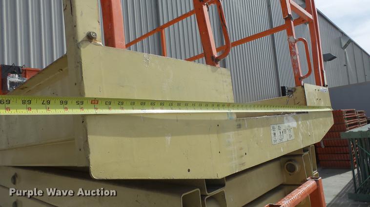 image for item EA9887 JLG 4069LE scissor lift