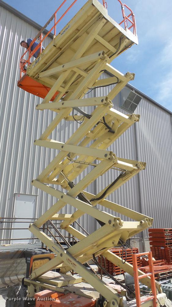 image for item EA9887 JLG 4069LE scissor lift