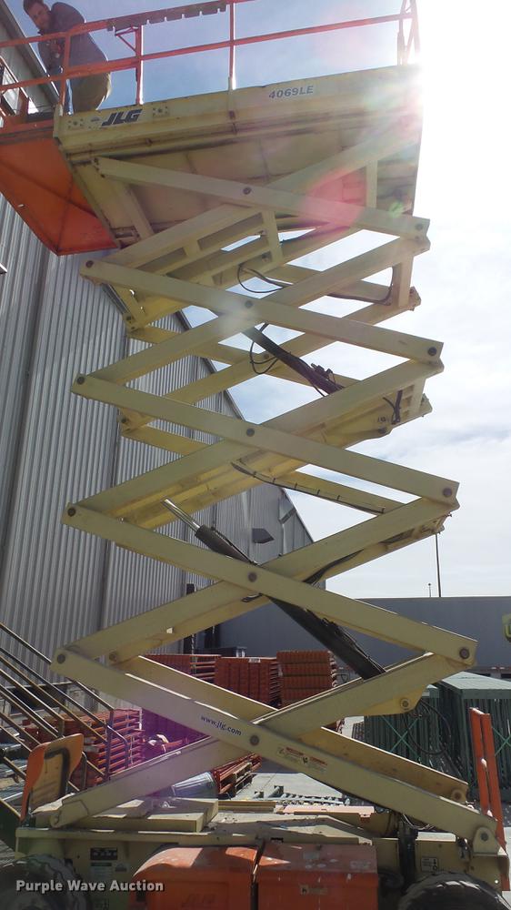 image for item EA9887 JLG 4069LE scissor lift
