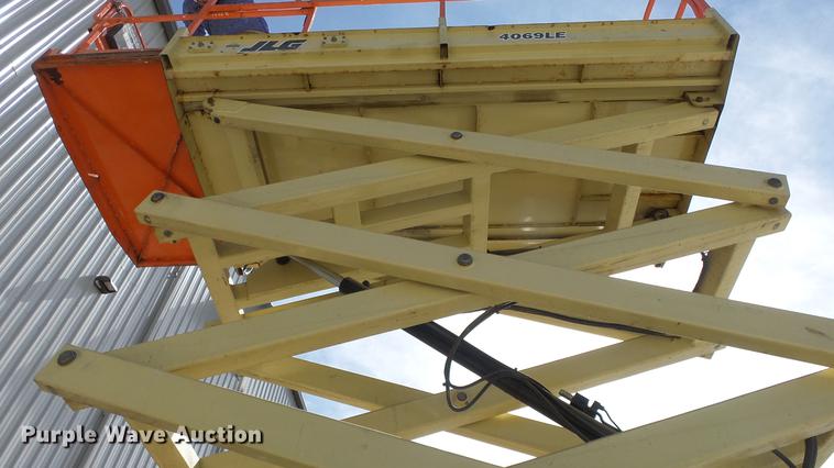 image for item EA9887 JLG 4069LE scissor lift