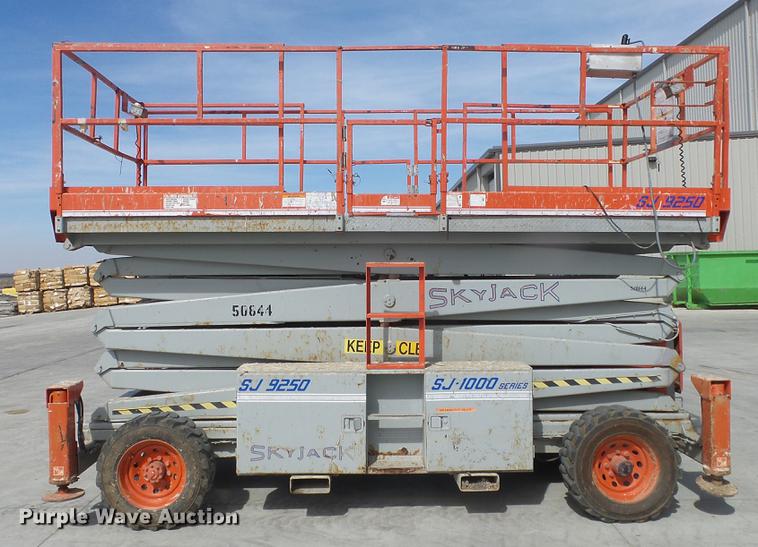 image for item EA9888 Skyjack SJ9250 scissor lift