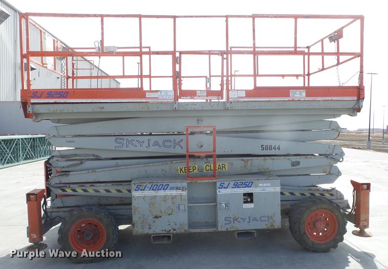 image for item EA9888 Skyjack SJ9250 scissor lift