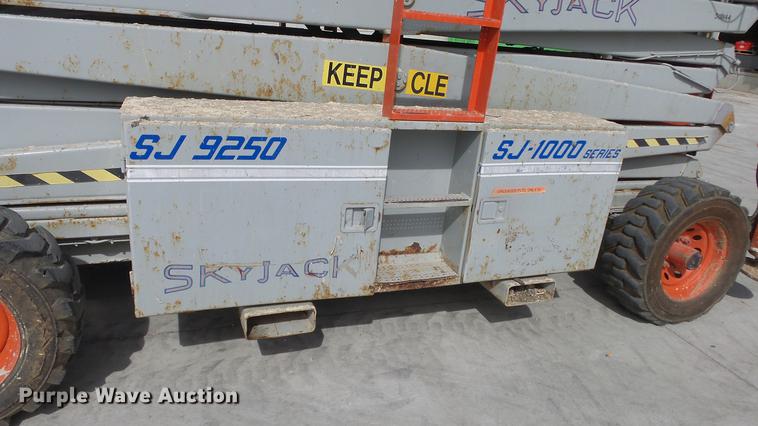 image for item EA9888 Skyjack SJ9250 scissor lift