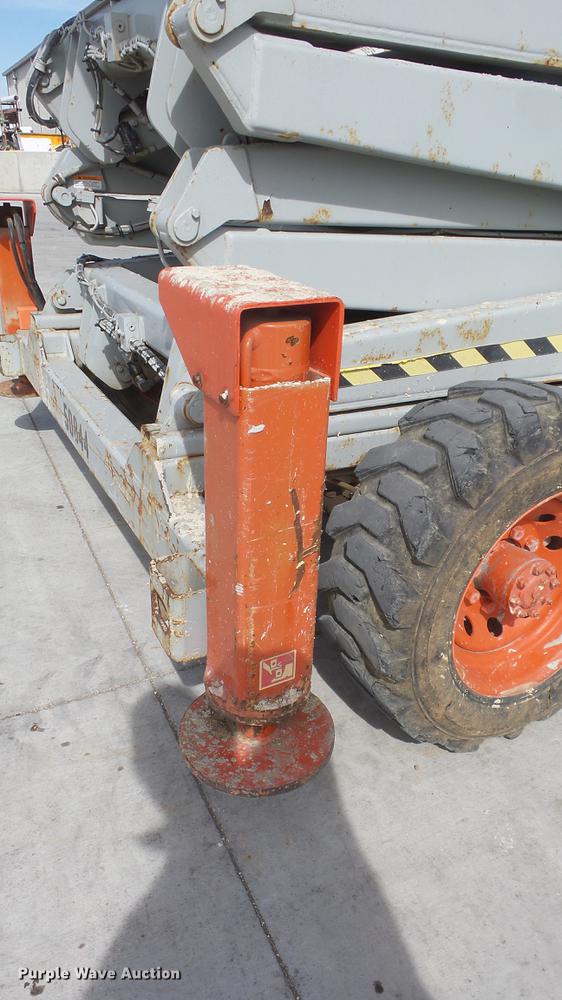 image for item EA9888 Skyjack SJ9250 scissor lift