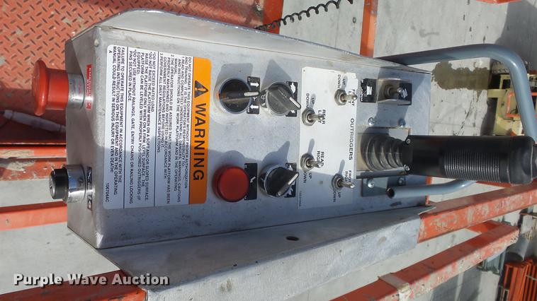 image for item EA9888 Skyjack SJ9250 scissor lift