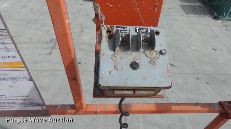 image for item EA9888 Skyjack SJ9250 scissor lift