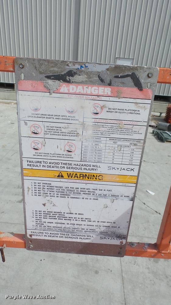 image for item EA9888 Skyjack SJ9250 scissor lift