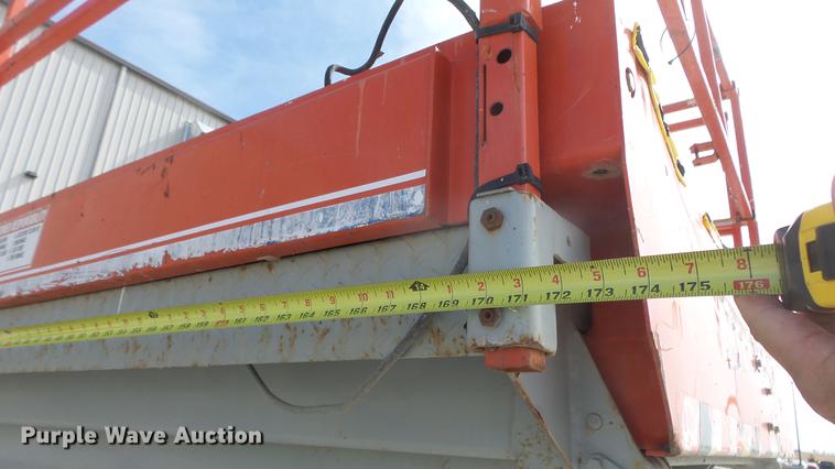 image for item EA9888 Skyjack SJ9250 scissor lift