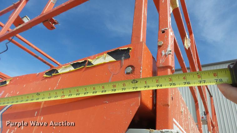 image for item EA9888 Skyjack SJ9250 scissor lift