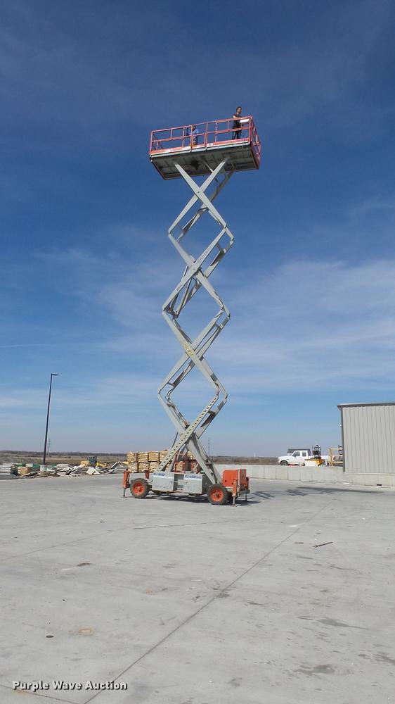 image for item EA9888 Skyjack SJ9250 scissor lift