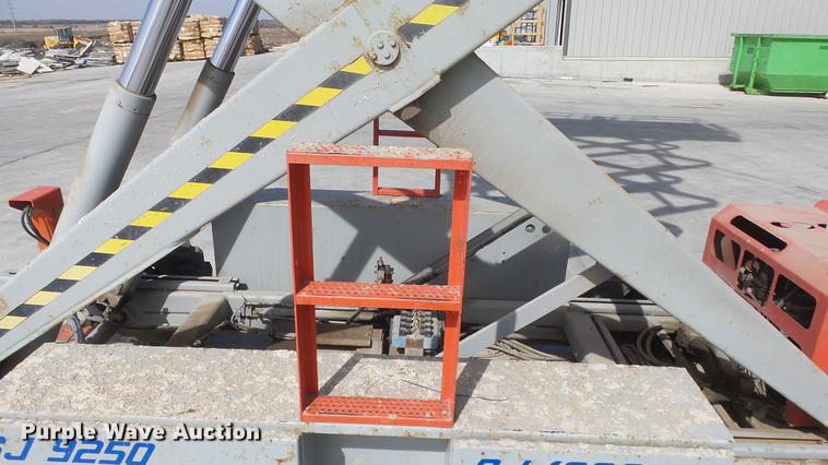 image for item EA9888 Skyjack SJ9250 scissor lift