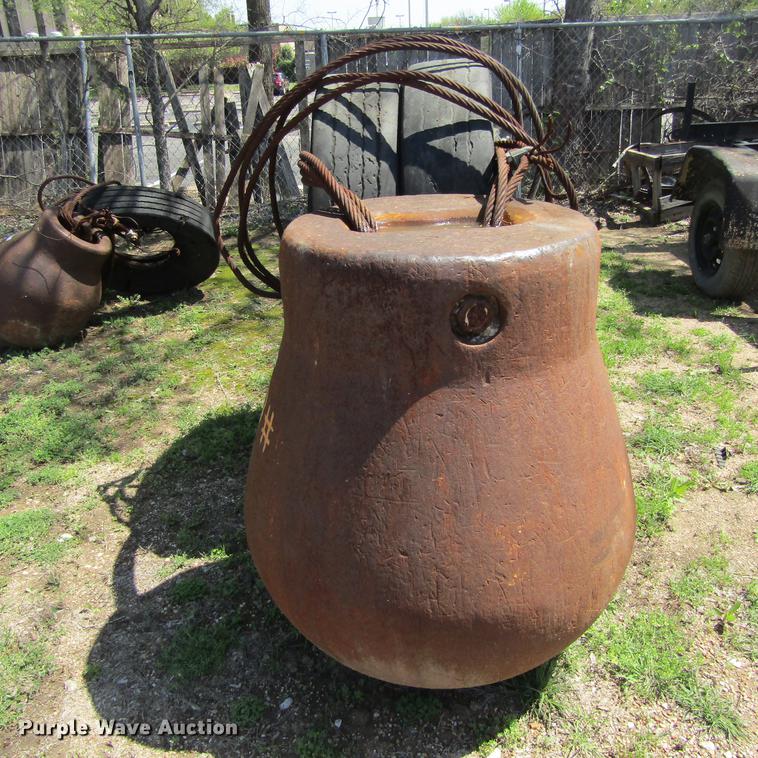 image for item EB9517 Wrecking ball