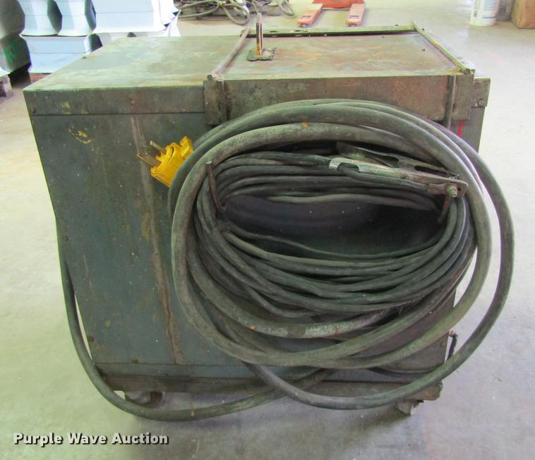 image for item EB9520 Lincoln Idealarc R3R-300 DC welder