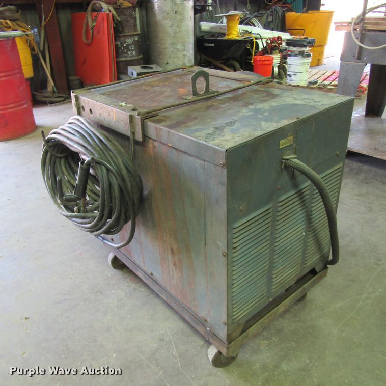 image for item EB9520 Lincoln Idealarc R3R-300 DC welder