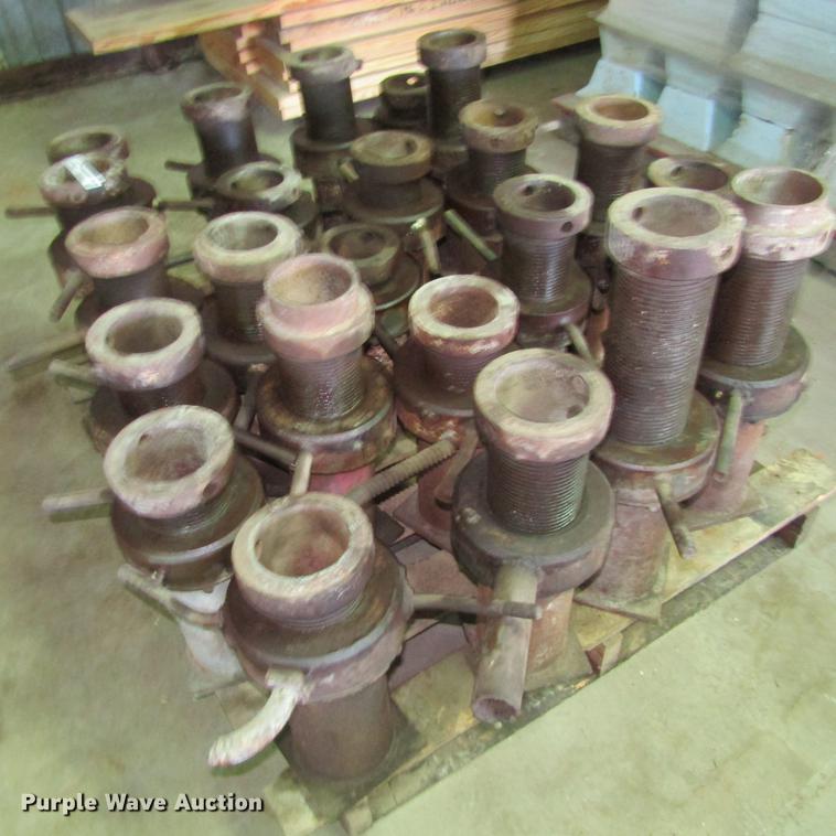 image for item EB9523 Screw jacks