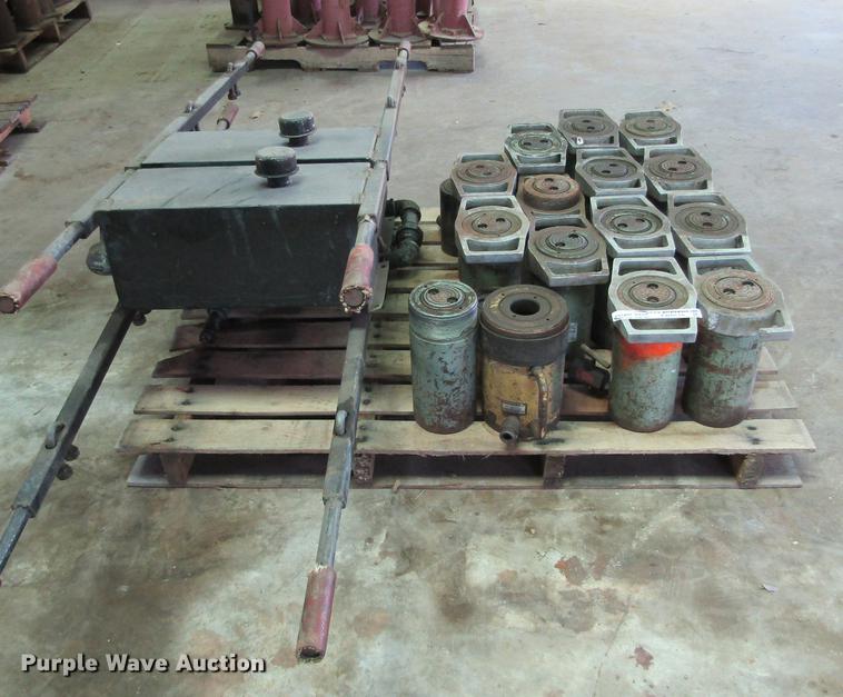 image for item EB9528 Hydraulic jacks