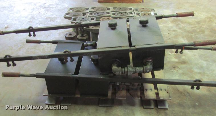 image for item EB9528 Hydraulic jacks