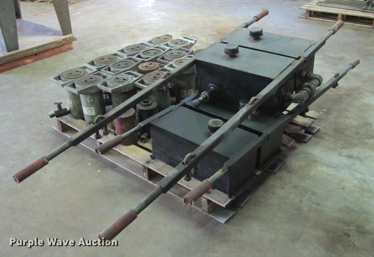 image for item EB9528 Hydraulic jacks