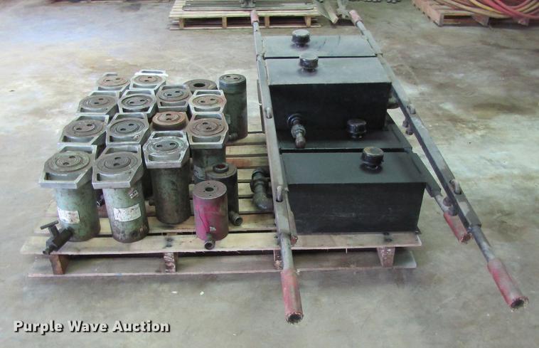 image for item EB9528 Hydraulic jacks