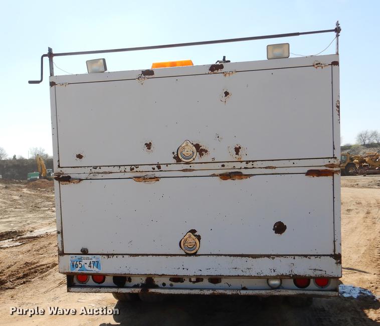 image for item EJ9902 1989 International 1955 service truck