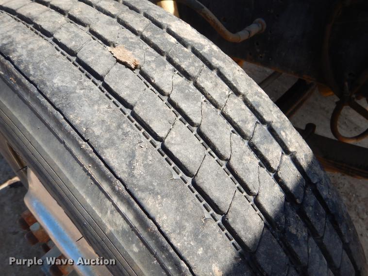 image for item EJ9902 1989 International 1955 service truck