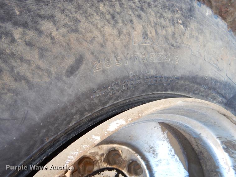 image for item EJ9902 1989 International 1955 service truck