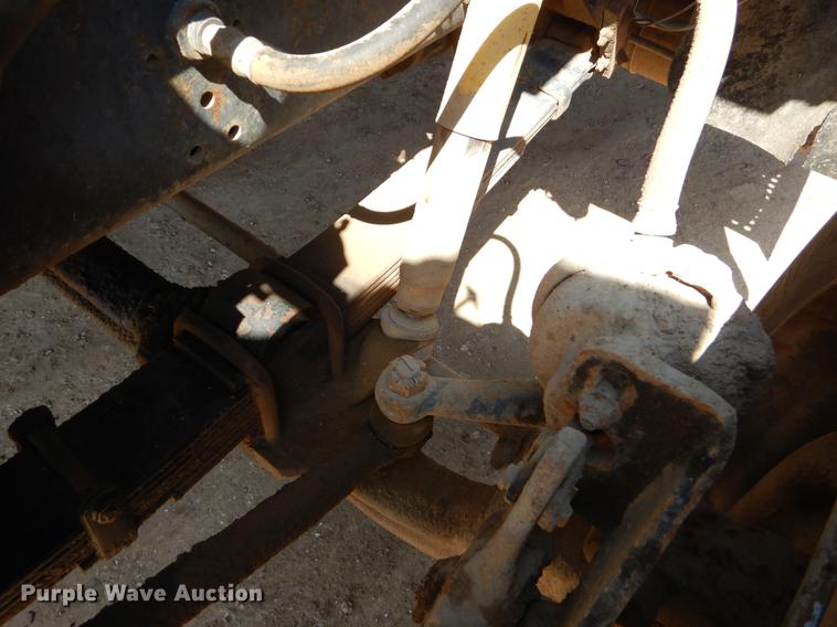 image for item EJ9902 1989 International 1955 service truck