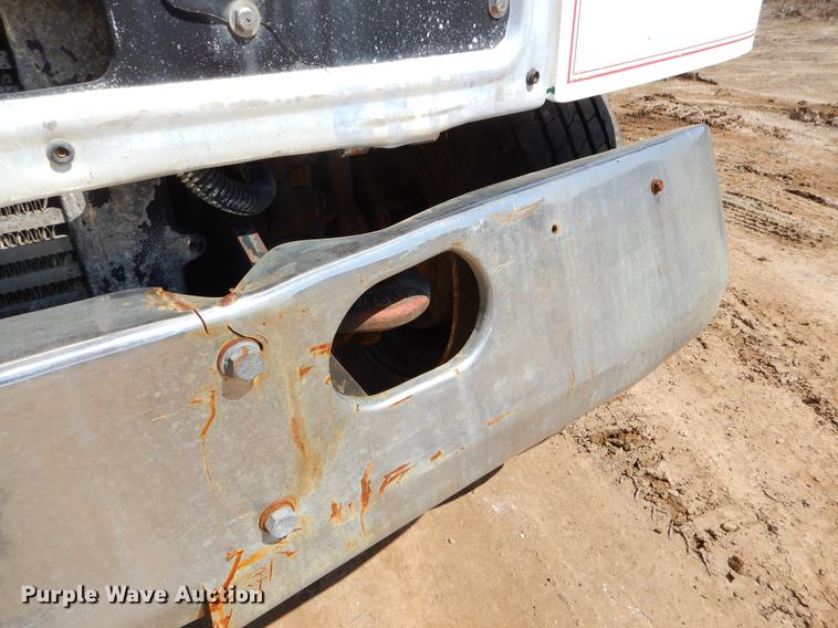 image for item EJ9902 1989 International 1955 service truck